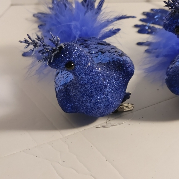 Deep Blue 4 Feather Peacocks Glitter and Feathers Long Tail 1 Humming Bird Clip - Picture 2 of 16